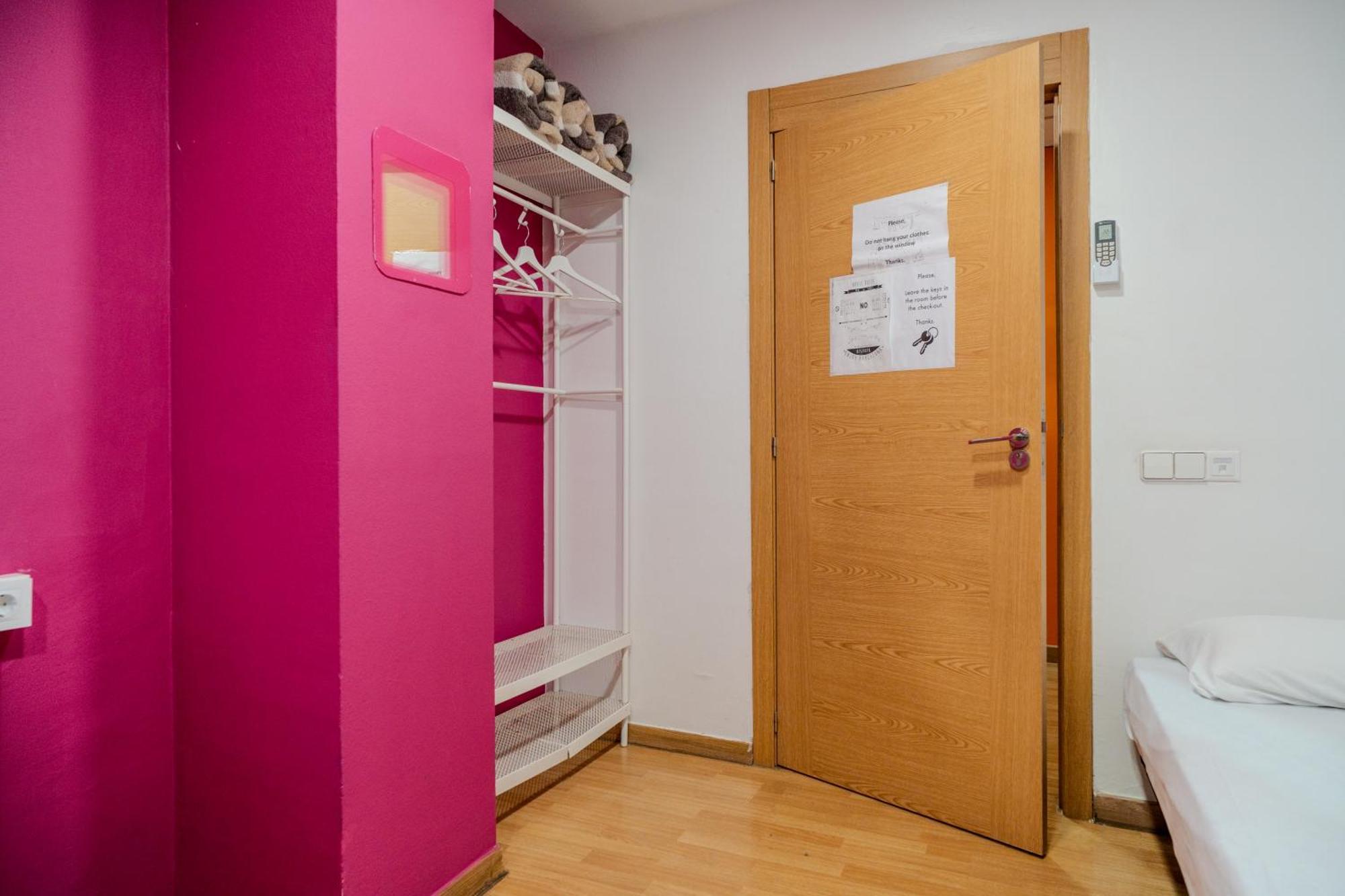 Hb Hostel *